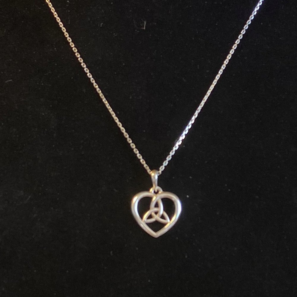 Solvar Sterling Trinity Knot Heart Necklace - EUC